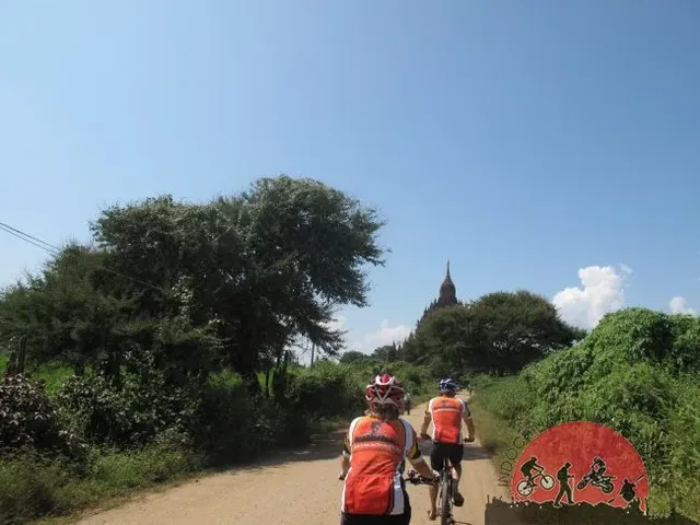 5 days Phnom Penh Bike To Kampong and Siem Reap